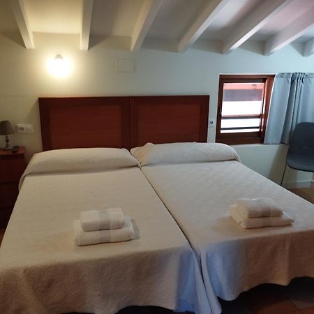 Hostal Bordillas Pomaluengo Exteriér fotografie