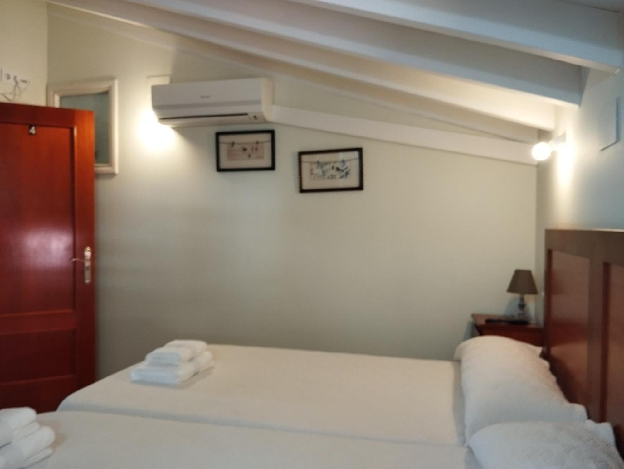 Hostal Bordillas Pomaluengo Exteriér fotografie